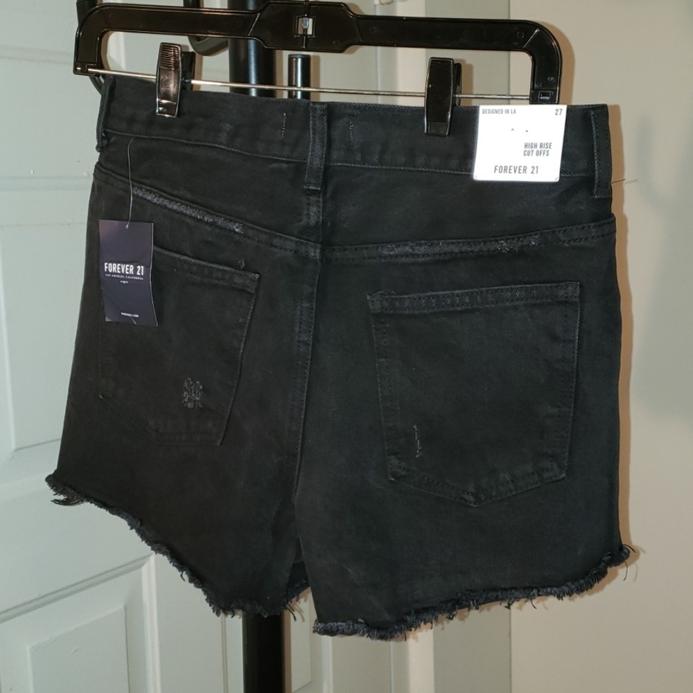 Shorts - Picture 4 of 8